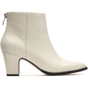 BILL BLASS Payton White Cream Goat Leather Pointed Toe Booties Boots 10 $228